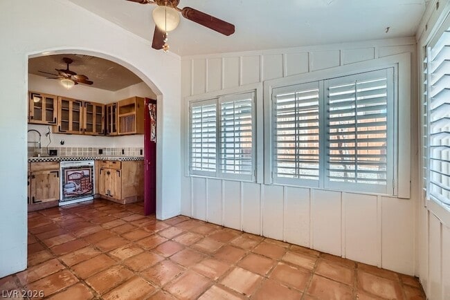 Building Photo - 536 Avenue L