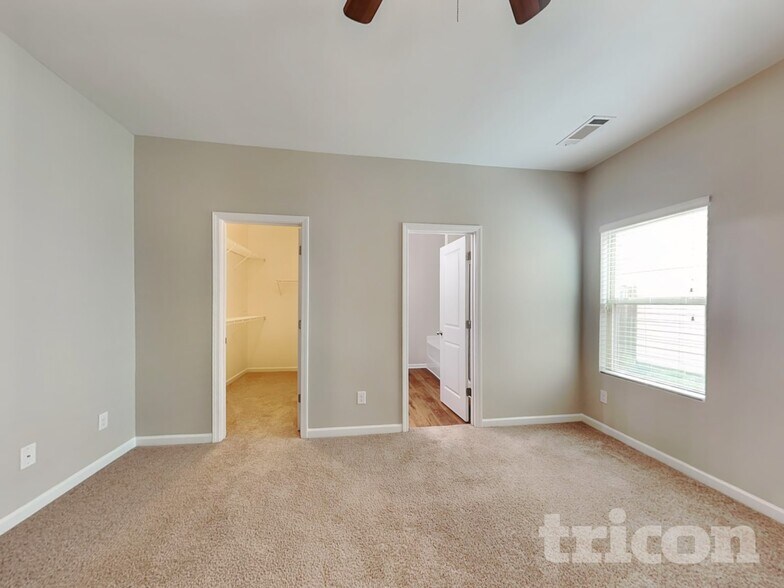 Building Photo - 731 Independence Ave