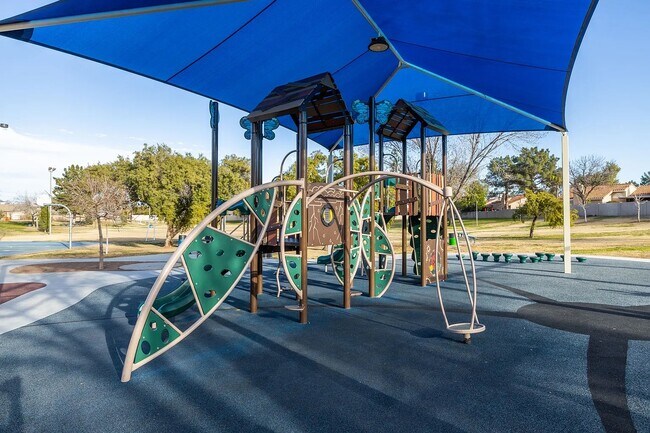 Building Photo - 709 W Vaughn St