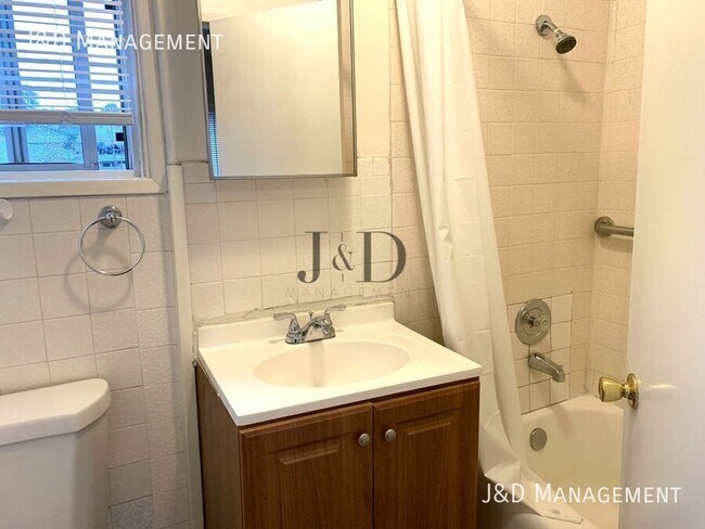 Building Photo - 8770 Lamar St