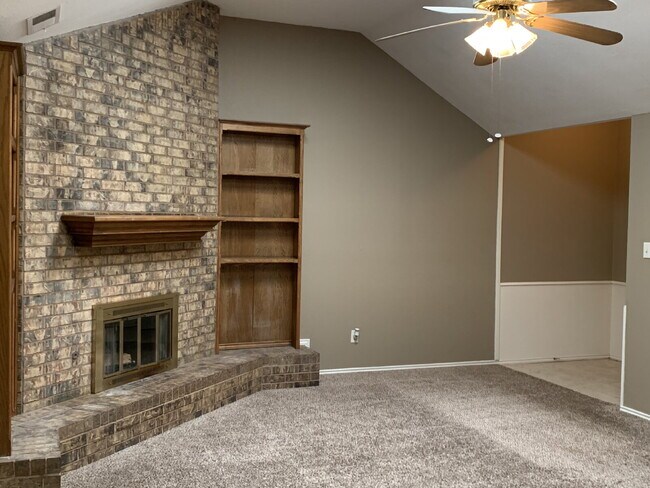 Building Photo - Spacious South Lubbock Townhome with Bonus Space & 2-Car Garage