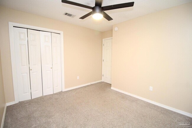 Building Photo - 5947 Grandview Dr