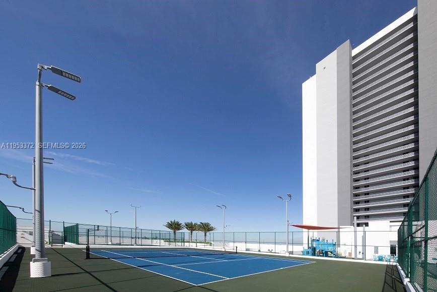 Building Photo - 16385 Biscayne Blvd