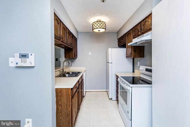 Building Photo - 4732 Dorsey Hall Dr