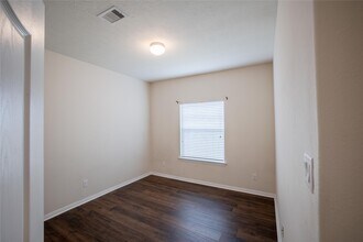 Building Photo - 24415 Hikers Bend Dr