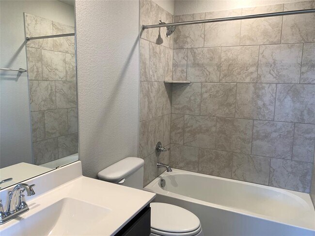 Building Photo - 2913 Sage Ranch Dr