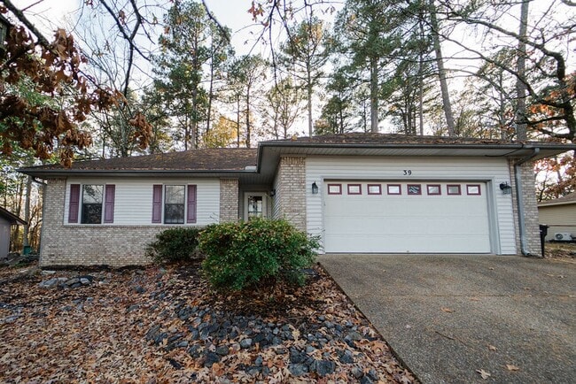 Building Photo - Charming 3 bedroom, 2 bath home that has been updated and is ready to be called home! This home h...