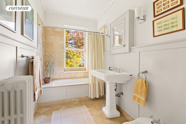 Building Photo - 149 St Marks Ave