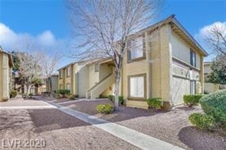 Building Photo - COZY 1 BED + 1 BATH FIRST FLOOR CONDO UNIT