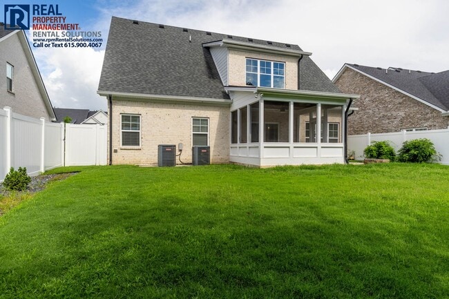 Building Photo - 3527 Pershing Dr