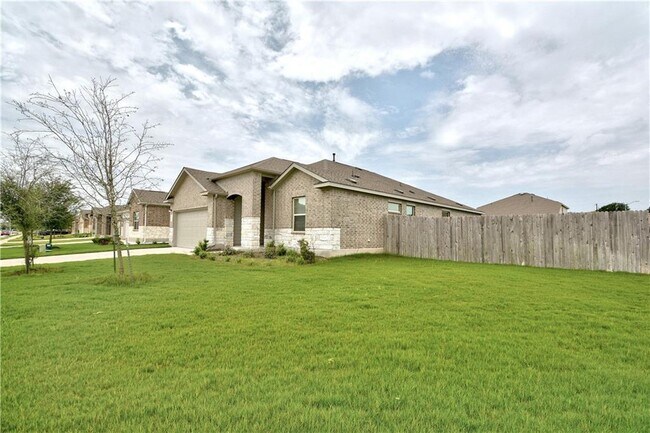 Building Photo - 21716 Windmill Ranch Ave