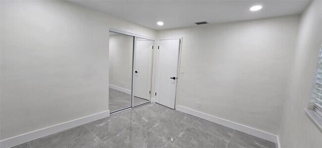 Building Photo - 5727 Cody St