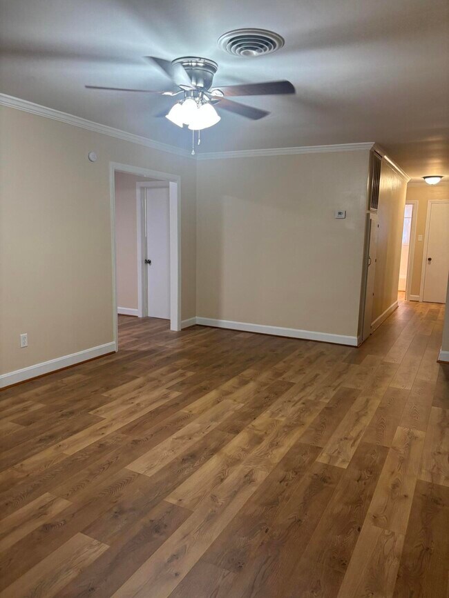 Building Photo - 855 Whatley St