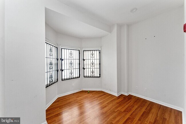 Building Photo - 1305 N 15th St