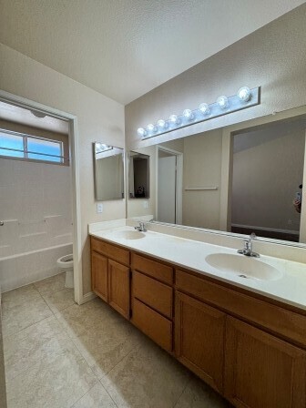 Building Photo - Nice Home in convenient location near ever...