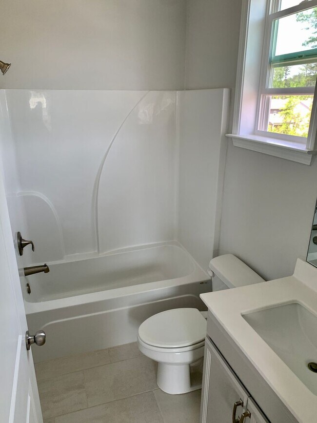 Building Photo - 600 Cunninghame Ct