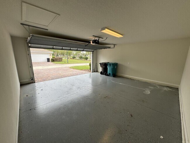 Building Photo - 11902 Lorenza Ln