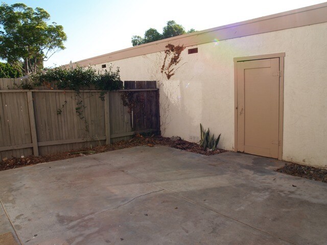 Building Photo - 2504 Via Rojo
