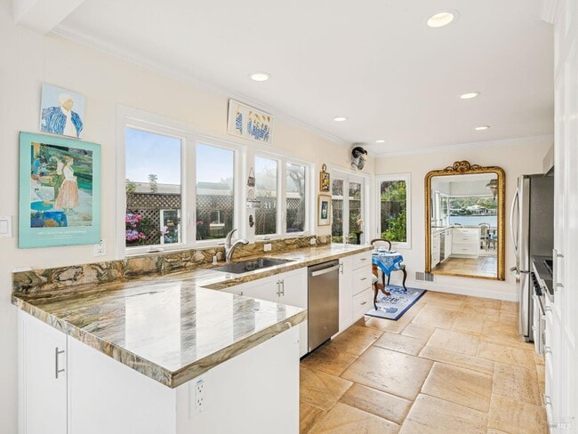 Building Photo - 216 San Rafael Ave