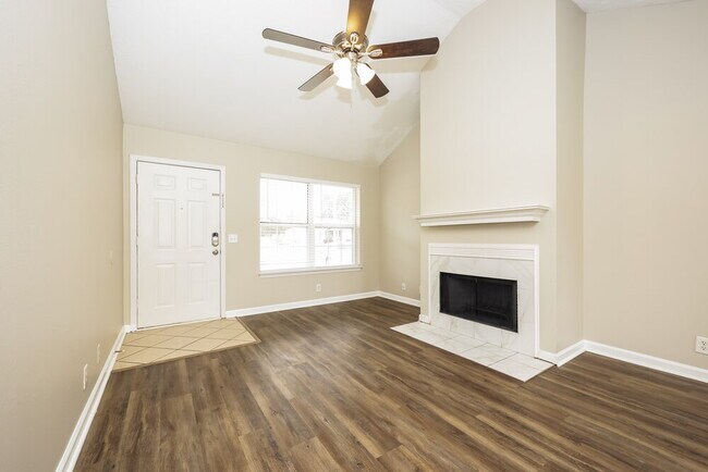 Building Photo - 872 Lavergne Ln