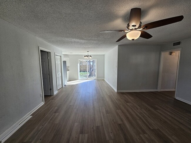 Building Photo - 307 Hildred Ave