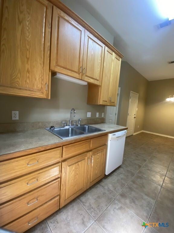 Building Photo - 816 Twin Oaks Dr