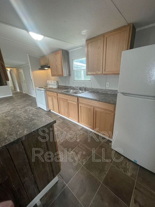 Building Photo - 270 Co Rd 213