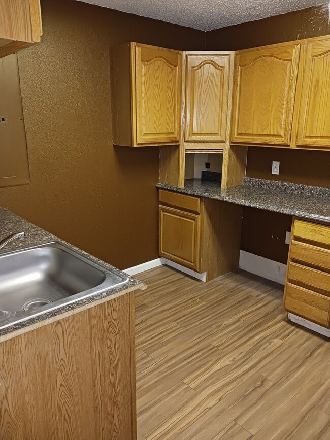 Building Photo - Albany Apartments