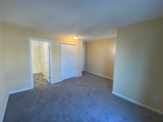 Building Photo - Enjoy coastal living at its finest!  "ASK ...