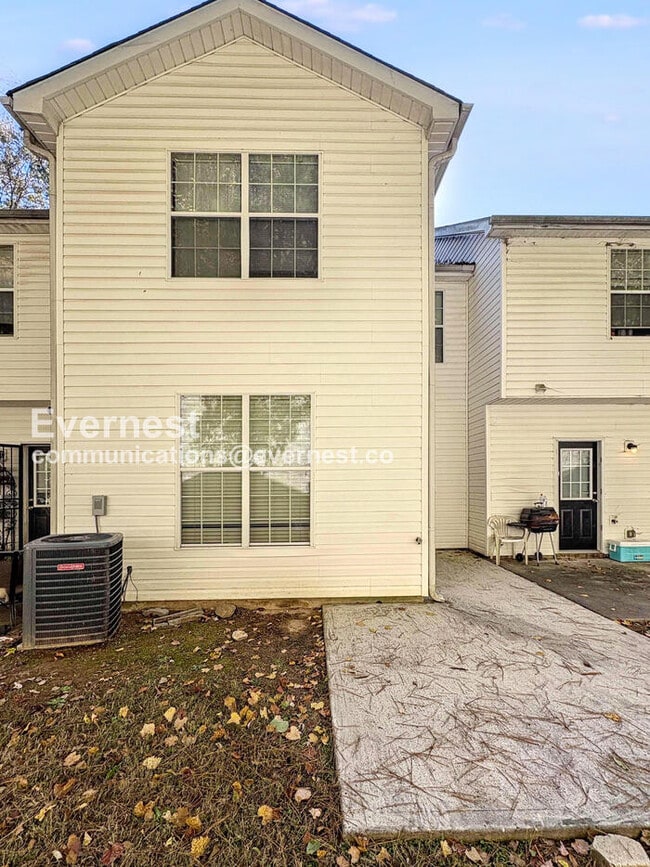 Building Photo - 7688 Creekside Ln