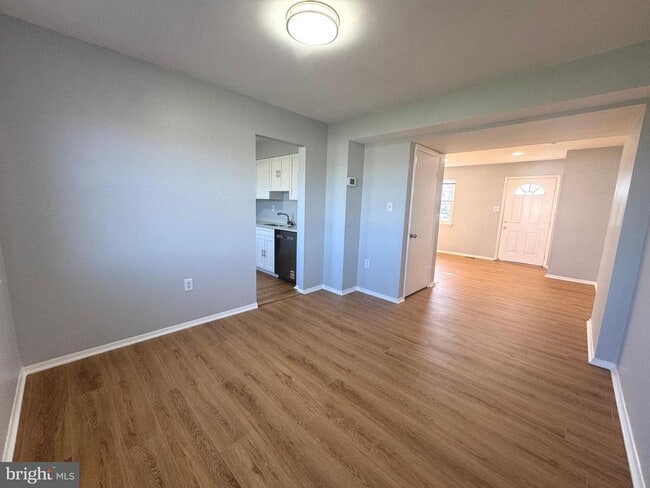 Building Photo - 17 Holland Hill Ct