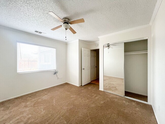 Building Photo - Homey 2 Bedroom 2 Bathroom Near Base