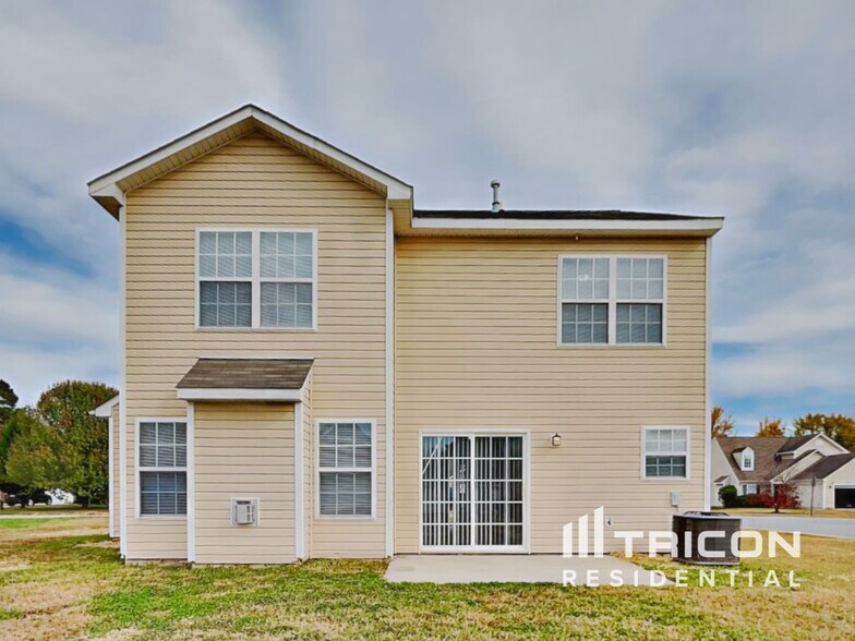 Building Photo - 5028 Hildreth Court