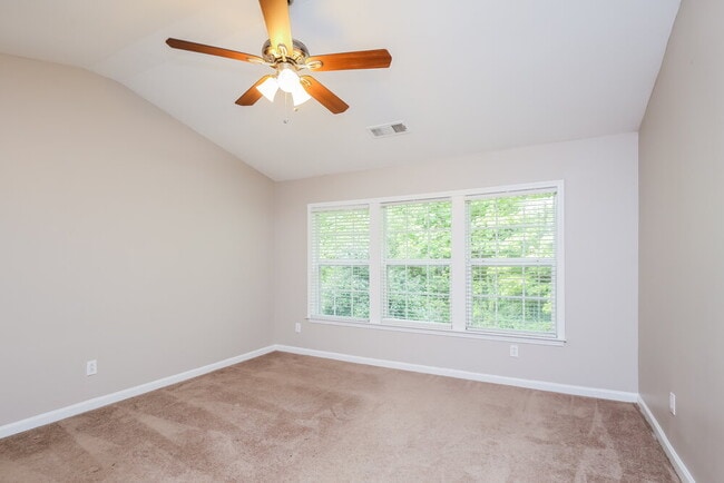 Building Photo - 745 Friars Head Dr NE