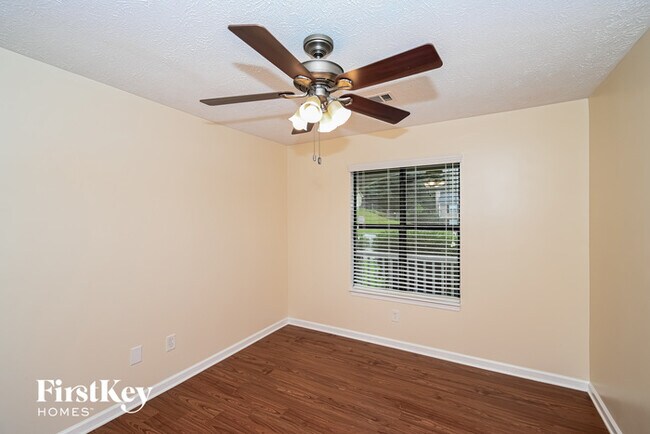 Building Photo - 3571 Millcreek Dr