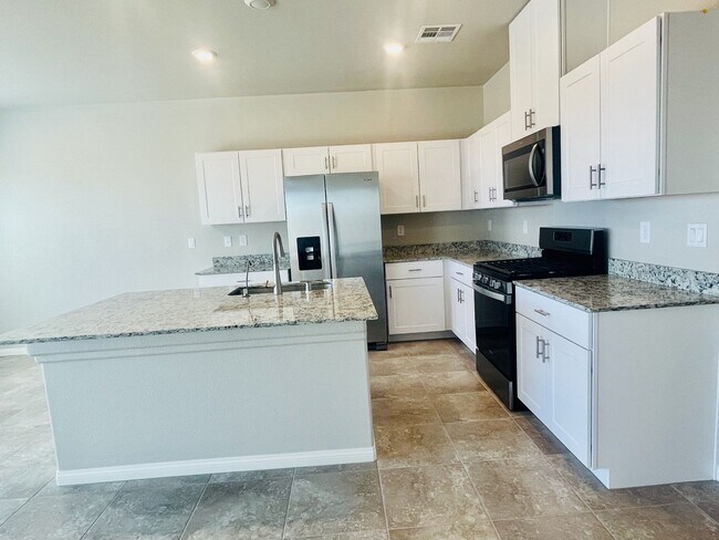 Building Photo - 4 Bd, 3 Bth, Newer Home, Granite Countertops and Entertainer’s Dream!