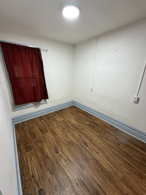 Building Photo - 708 Mills St