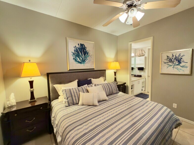 Building Photo - 5909 Padre Blvd