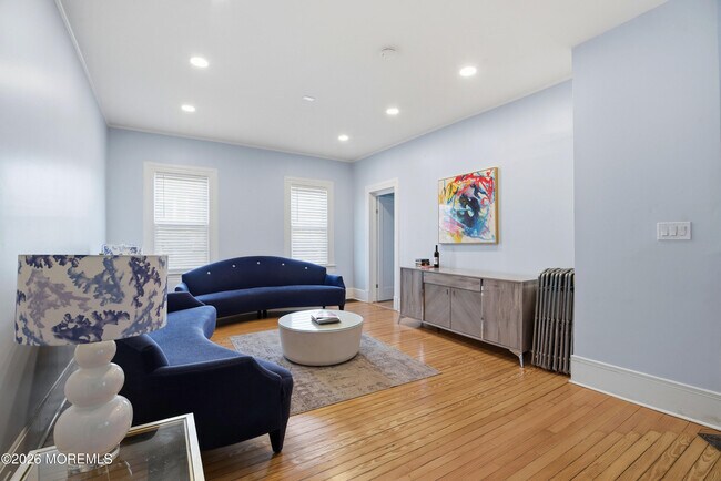 Building Photo - 343 Norwood Ave