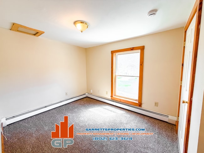 Building Photo - 129 Elm St