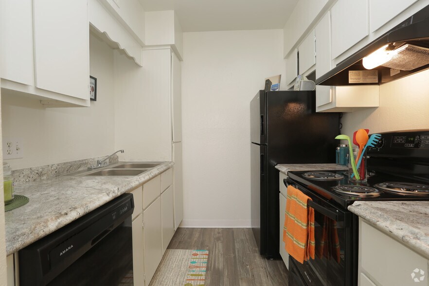 Desert Wind 4140 W McDowell Rd Phoenix AZ 85009 Apartment Finder