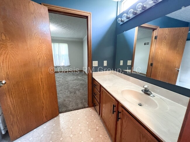Building Photo - 8575 Kingsley Dr