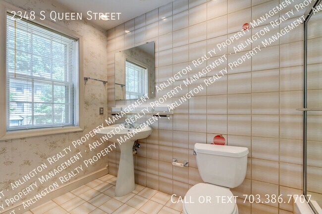 Building Photo - 2348 S Queen St