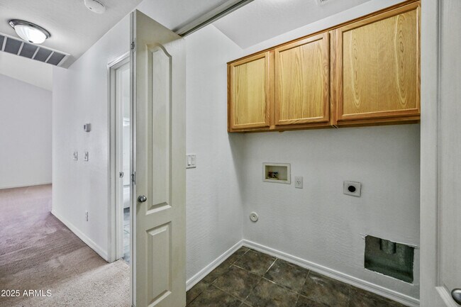 Building Photo - 12925 W Fleetwood Ln
