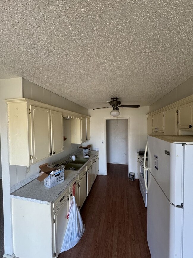 Building Photo - In Town 3 Bedroom 1 Bath House