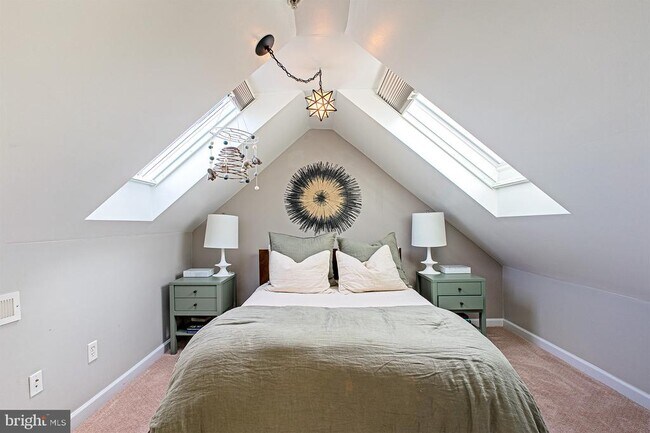 Building Photo - 3350 17th St NW