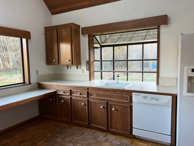 Building Photo - 15607 62nd Ave NW