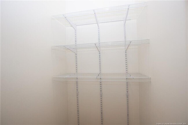 Building Photo - 110 Willow Creek Ln