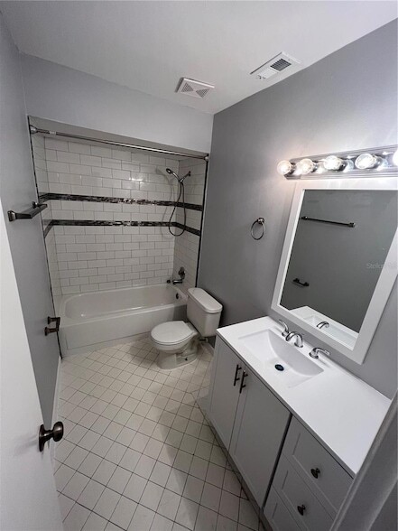 Building Photo - 5226 Via Hacienda Cir