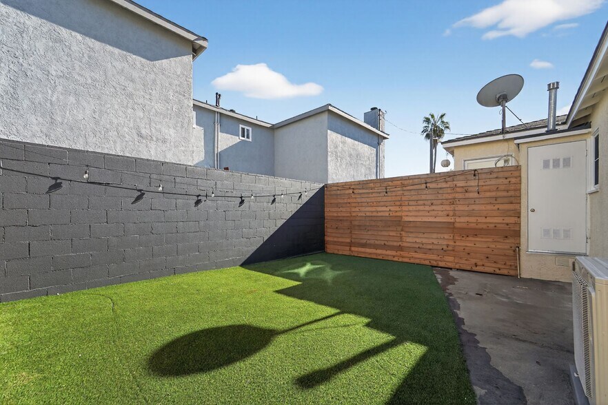 Building Photo - 6009 W 85th Pl